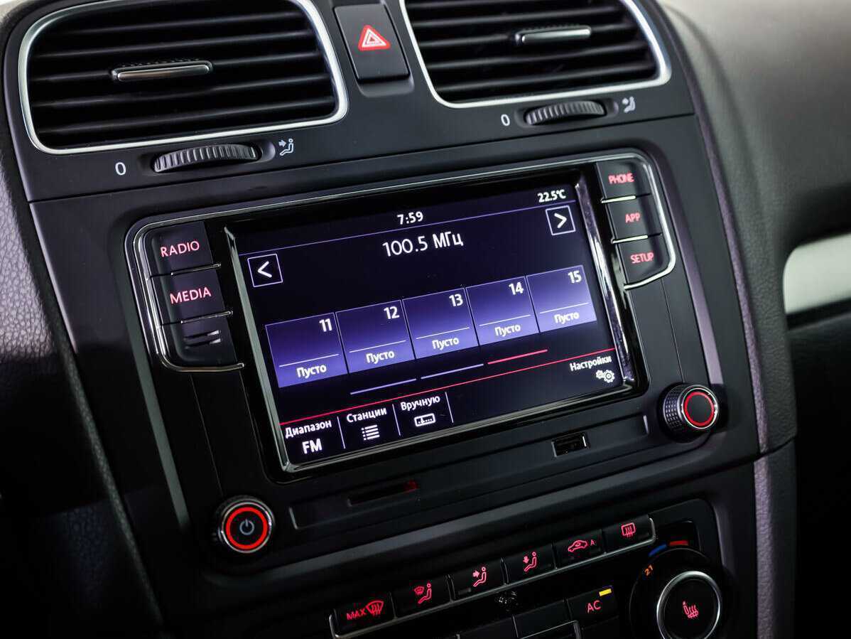 Купить Volkswagen Golf с пробегом. Фото: #12