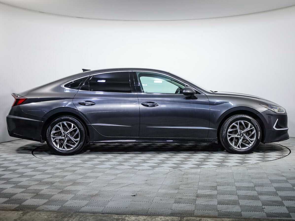 Купить Hyundai Sonata с пробегом. Фото: #2