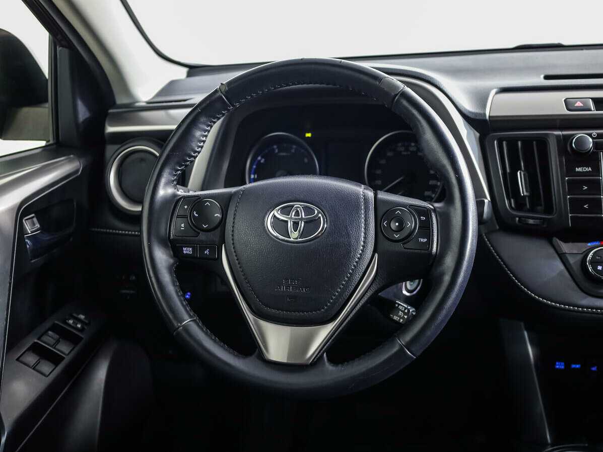 Купить Toyota RAV4 с пробегом. Фото: #9