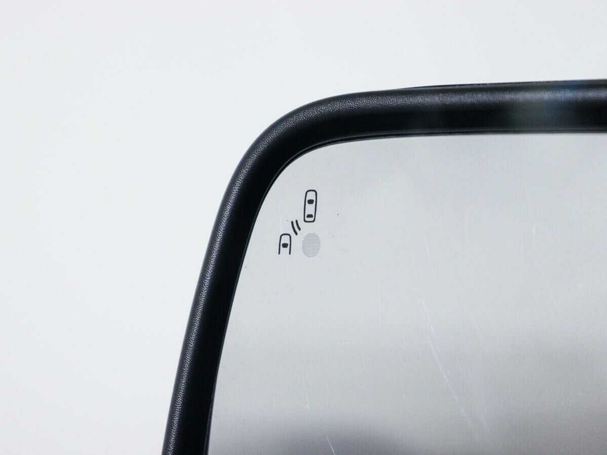 Купить Ford Explorer с пробегом. Фото: #18