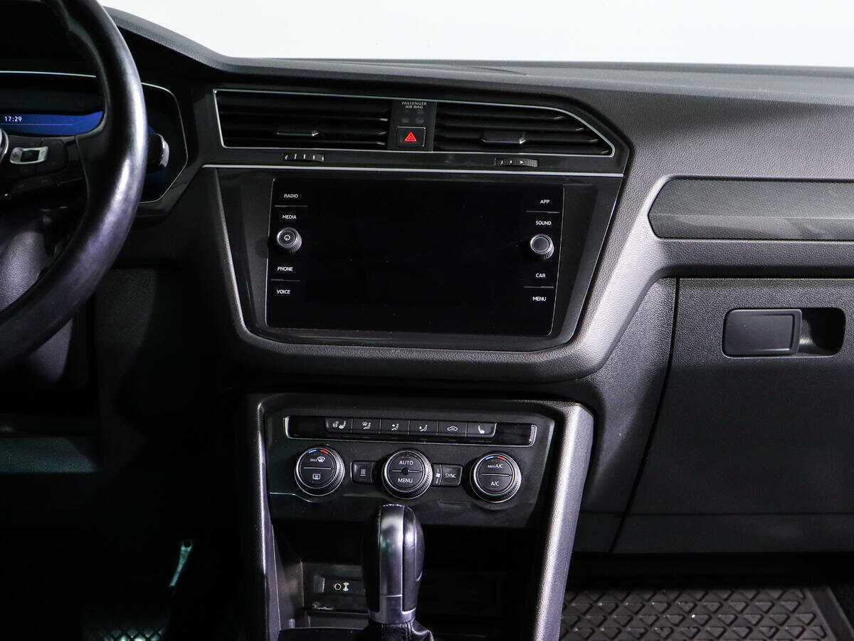 Купить Volkswagen Tiguan с пробегом. Фото: #10