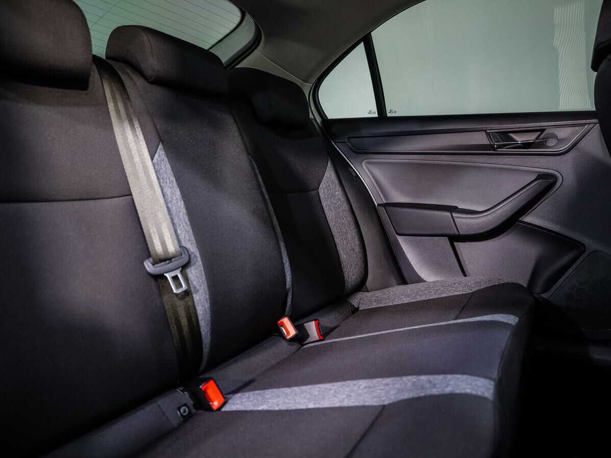 Купить Skoda Rapid с пробегом. Фото: #10