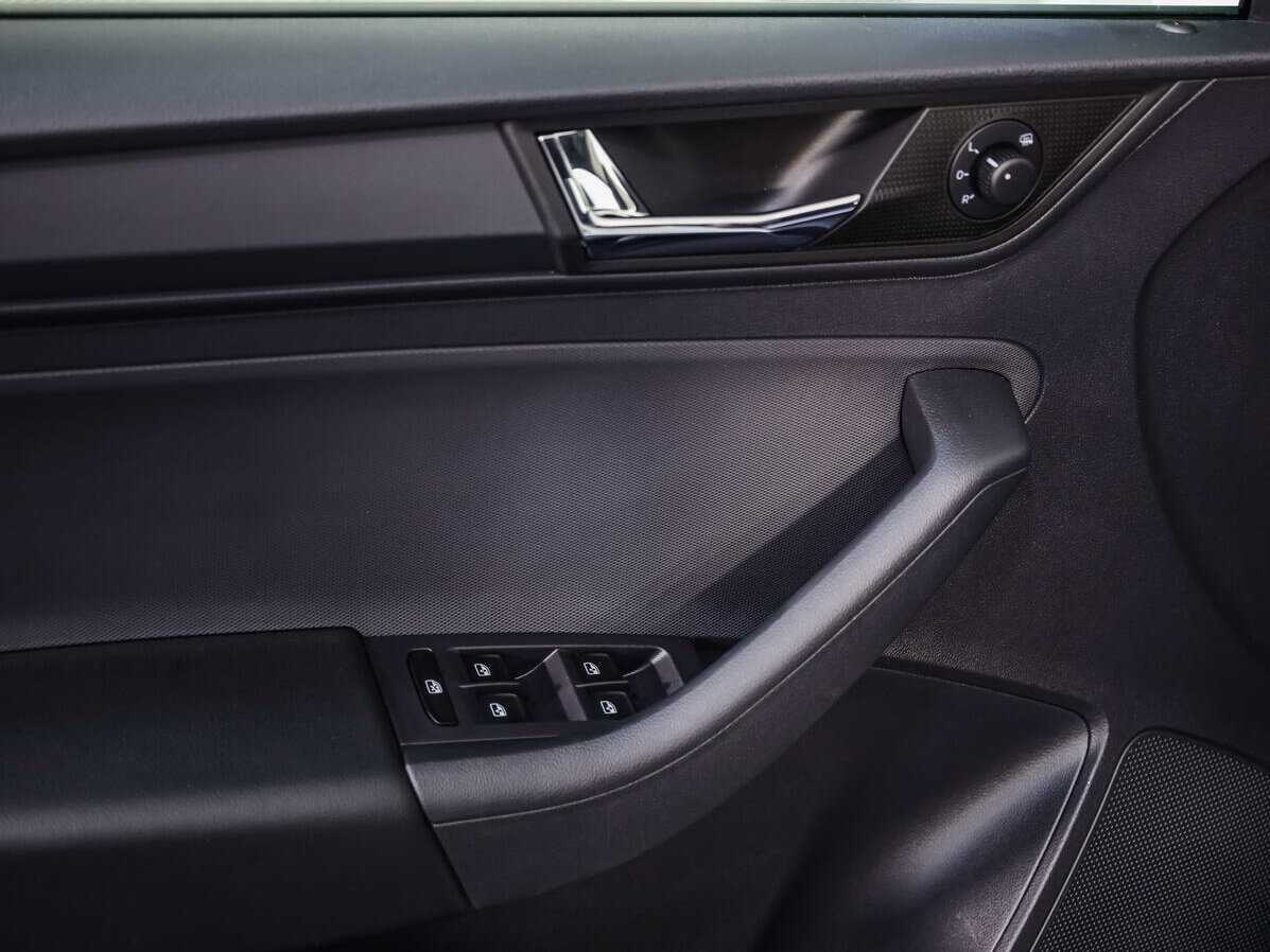 Купить Skoda Rapid с пробегом. Фото: #13