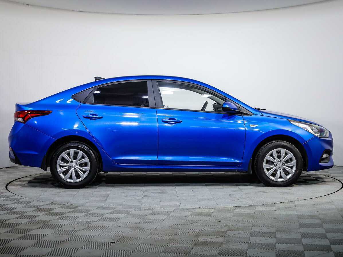 Купить Hyundai Solaris с пробегом. Фото: #2