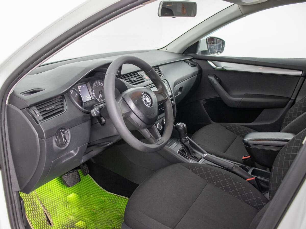 Купить Skoda Octavia с пробегом. Фото: #9