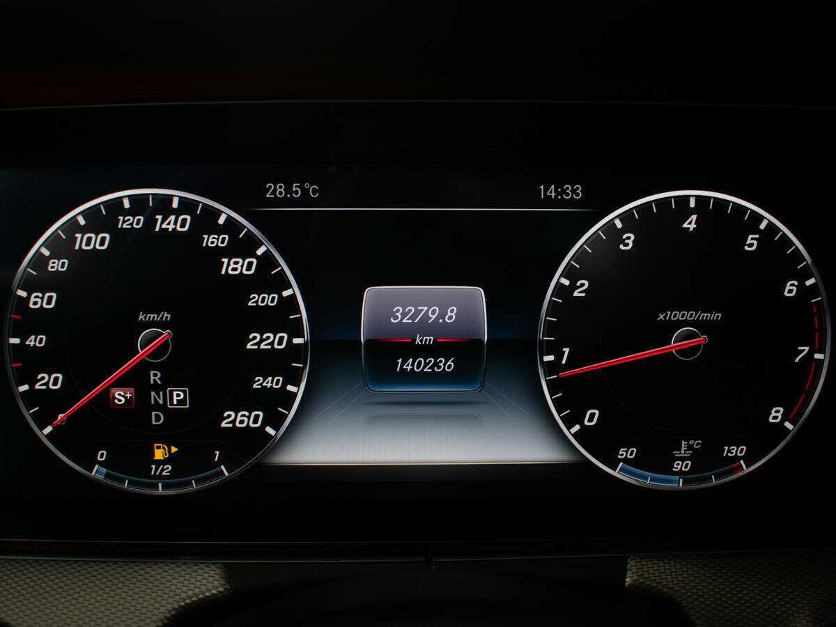 Купить Mercedes-Benz E-Класс с пробегом. Фото: #11