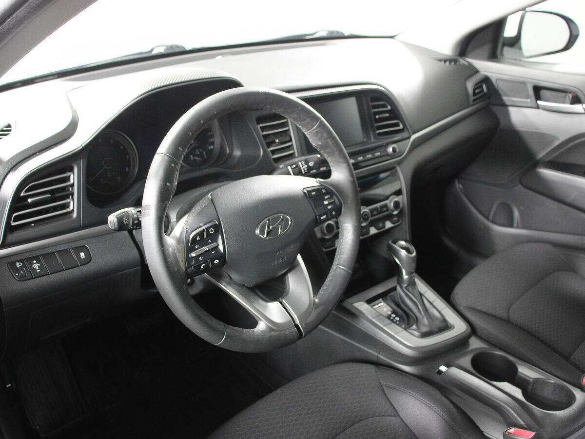 Купить Hyundai Elantra с пробегом. Фото: #10
