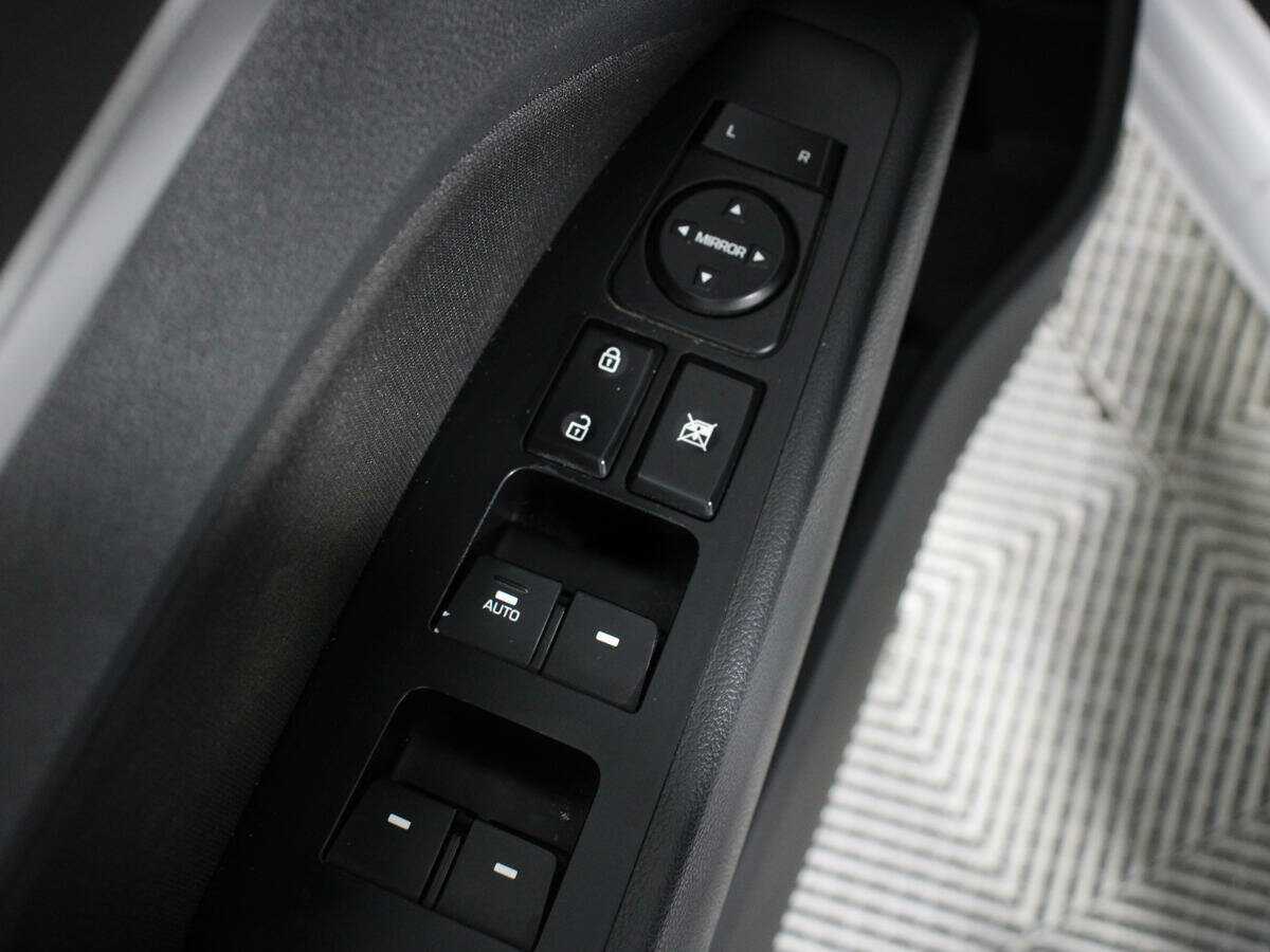 Купить Hyundai Elantra с пробегом. Фото: #11