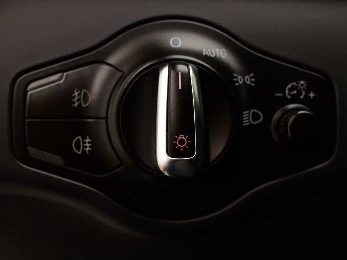 Купить Audi A4 с пробегом. Фото: #12