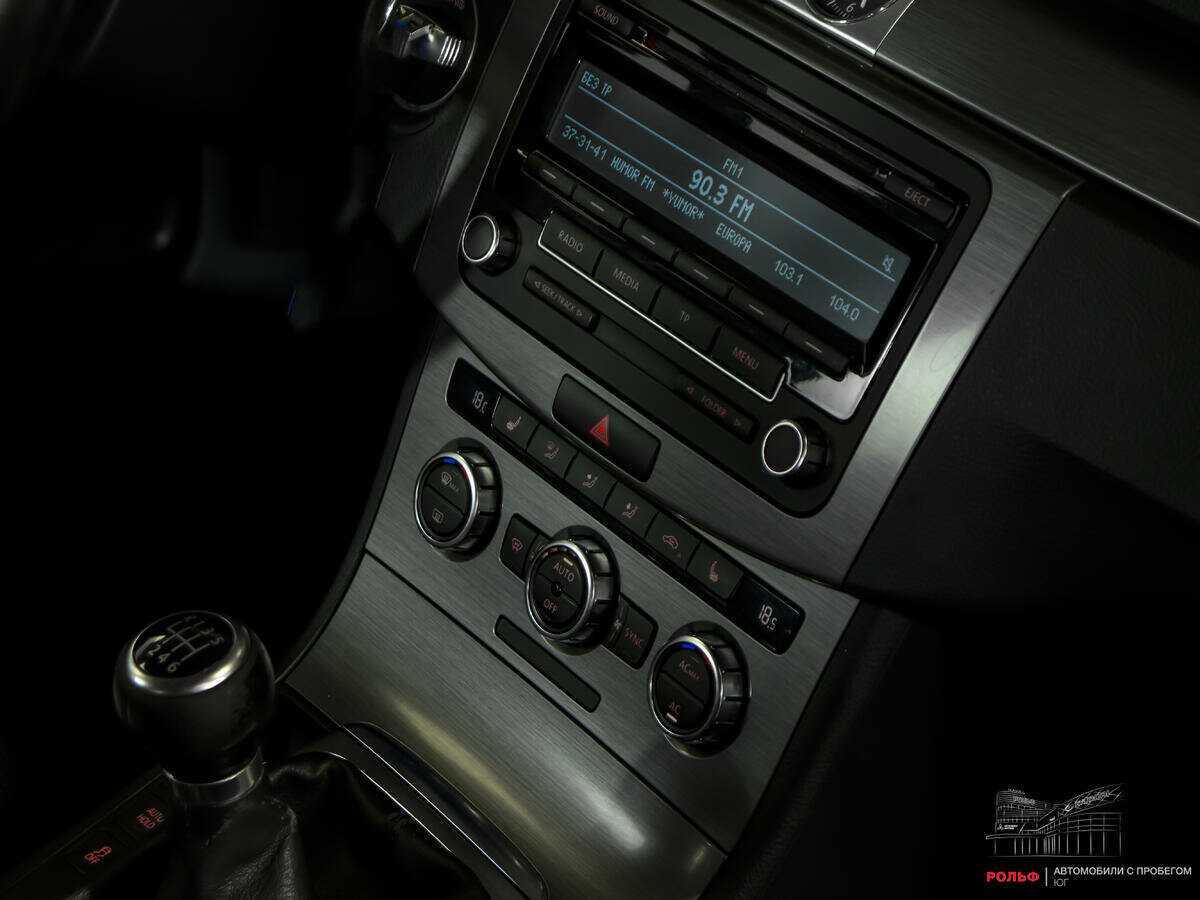 Купить Volkswagen Passat с пробегом. Фото: #11