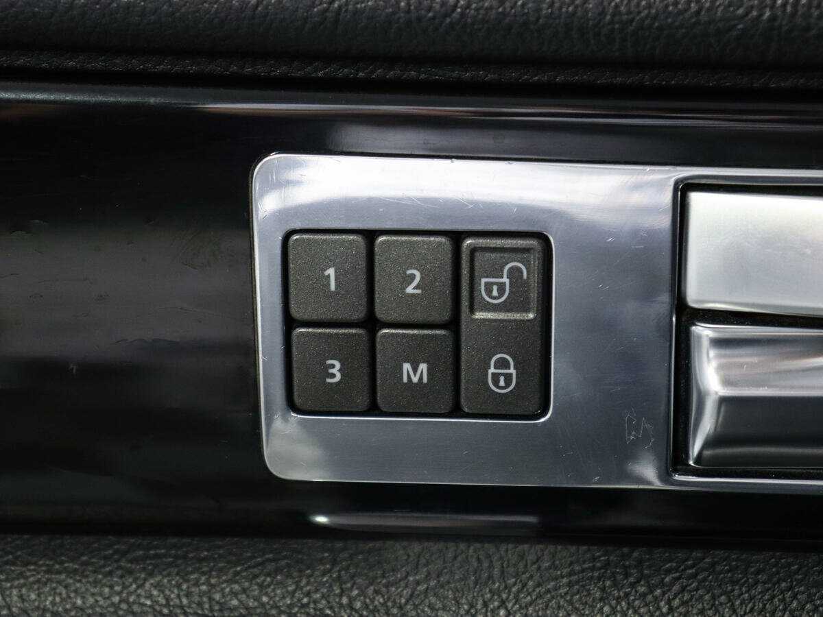 Купить Land Rover Discovery с пробегом. Фото: #18