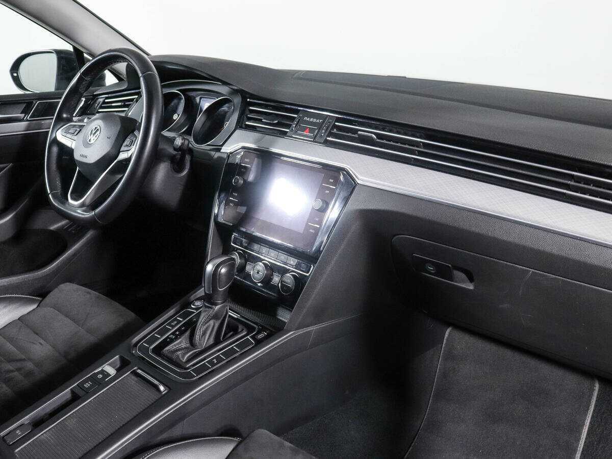 Купить Volkswagen Passat с пробегом. Фото: #8