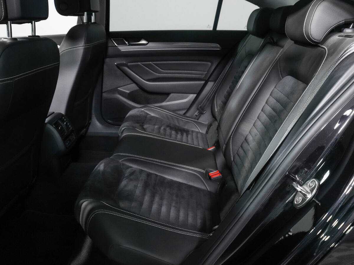 Купить Volkswagen Passat с пробегом. Фото: #9