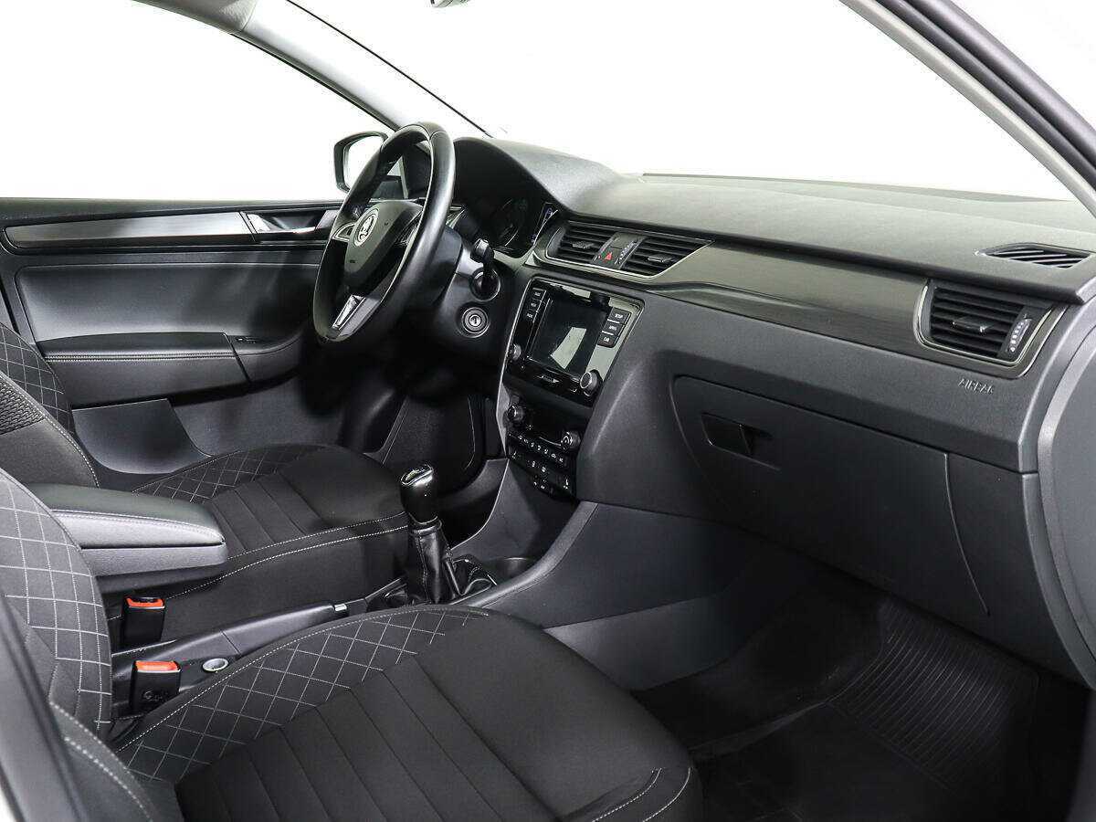 Купить Skoda Rapid с пробегом. Фото: #7