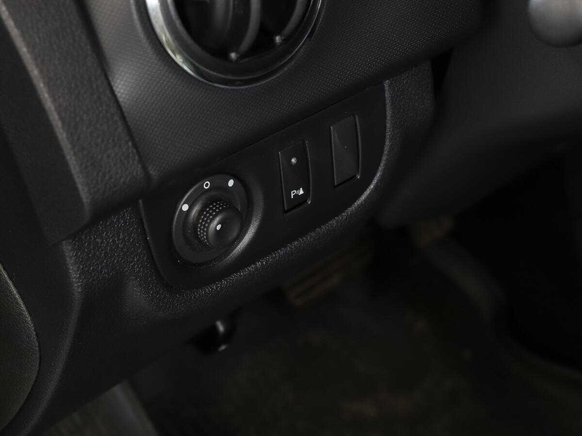 Купить Renault Sandero с пробегом. Фото: #14