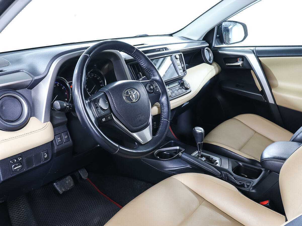 Купить Toyota RAV4 с пробегом. Фото: #11