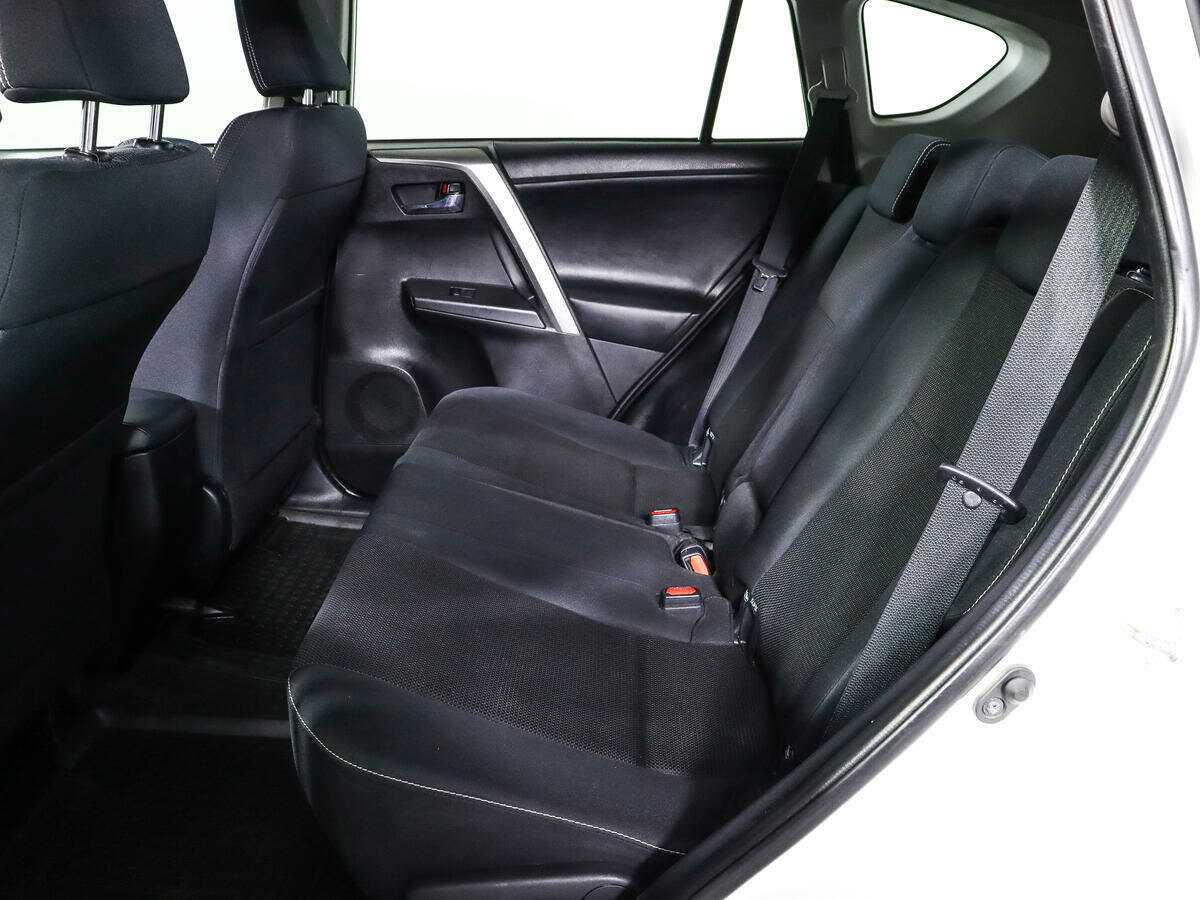 Купить Toyota RAV4 с пробегом. Фото: #7