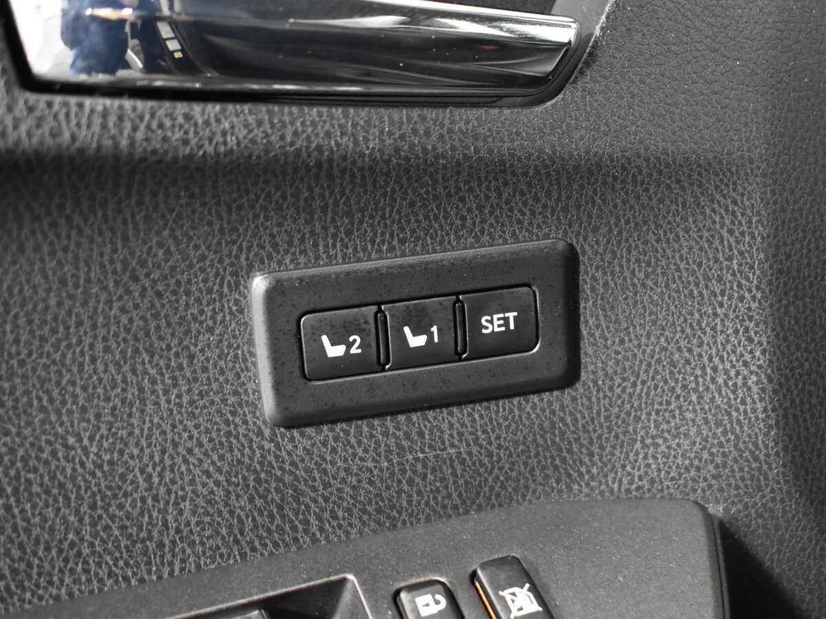 Купить Toyota RAV4 с пробегом. Фото: #9