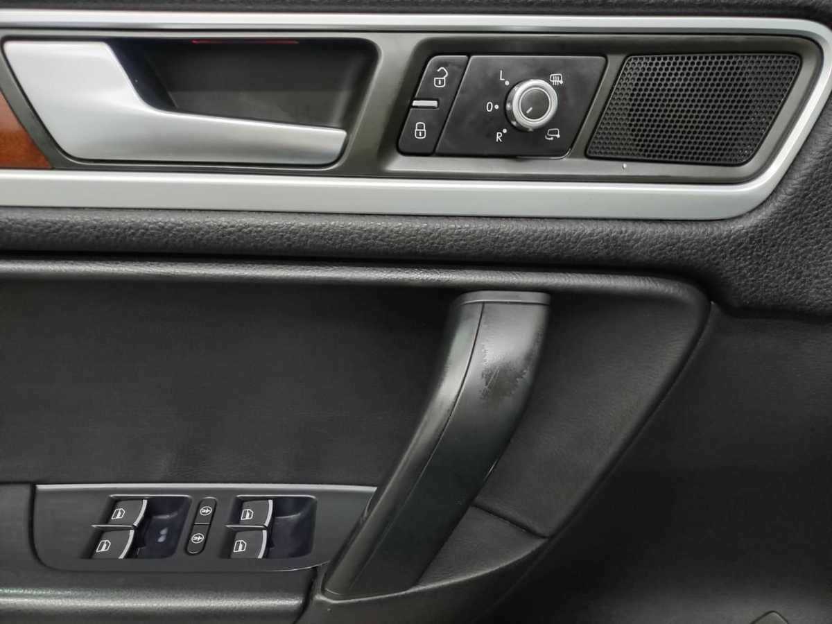 Купить Volkswagen Touareg с пробегом. Фото: #14