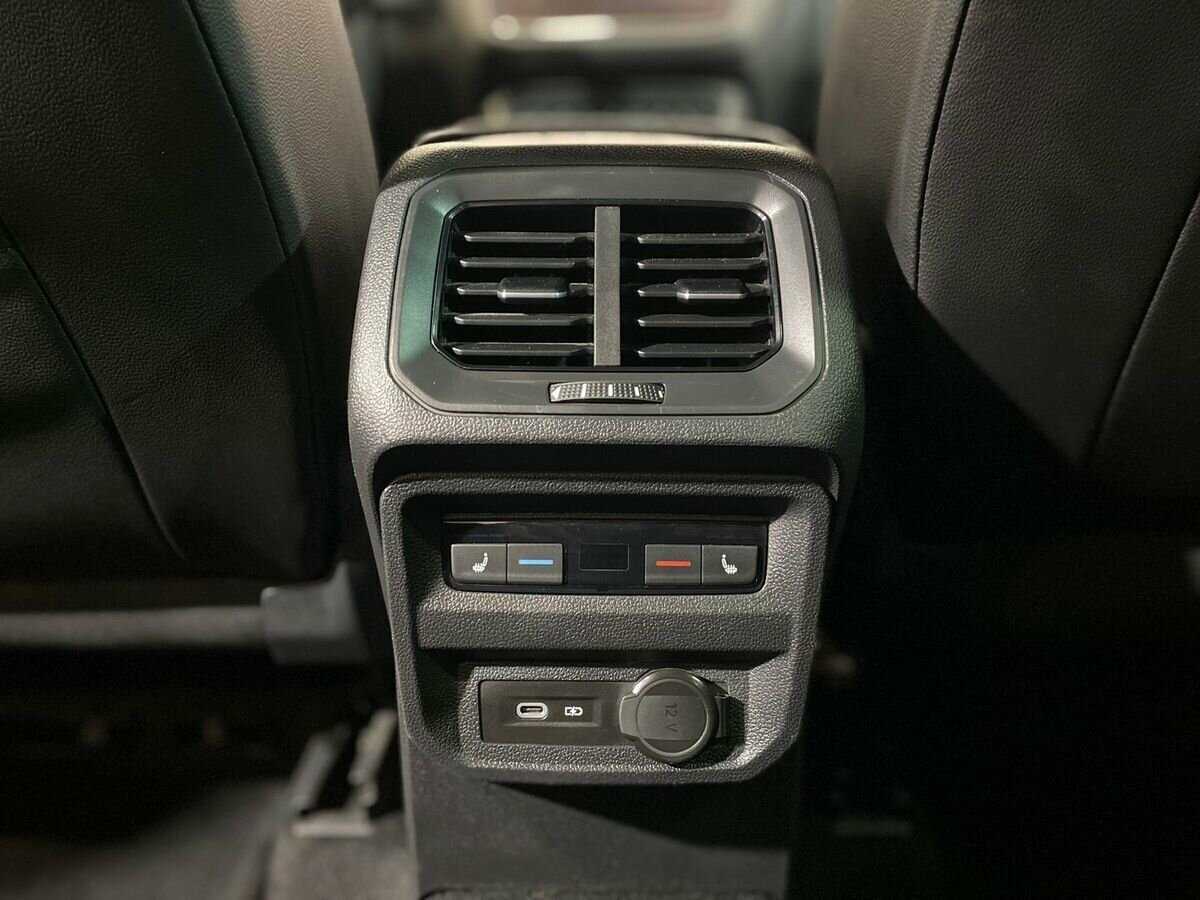 Купить Volkswagen Tiguan с пробегом. Фото: #17