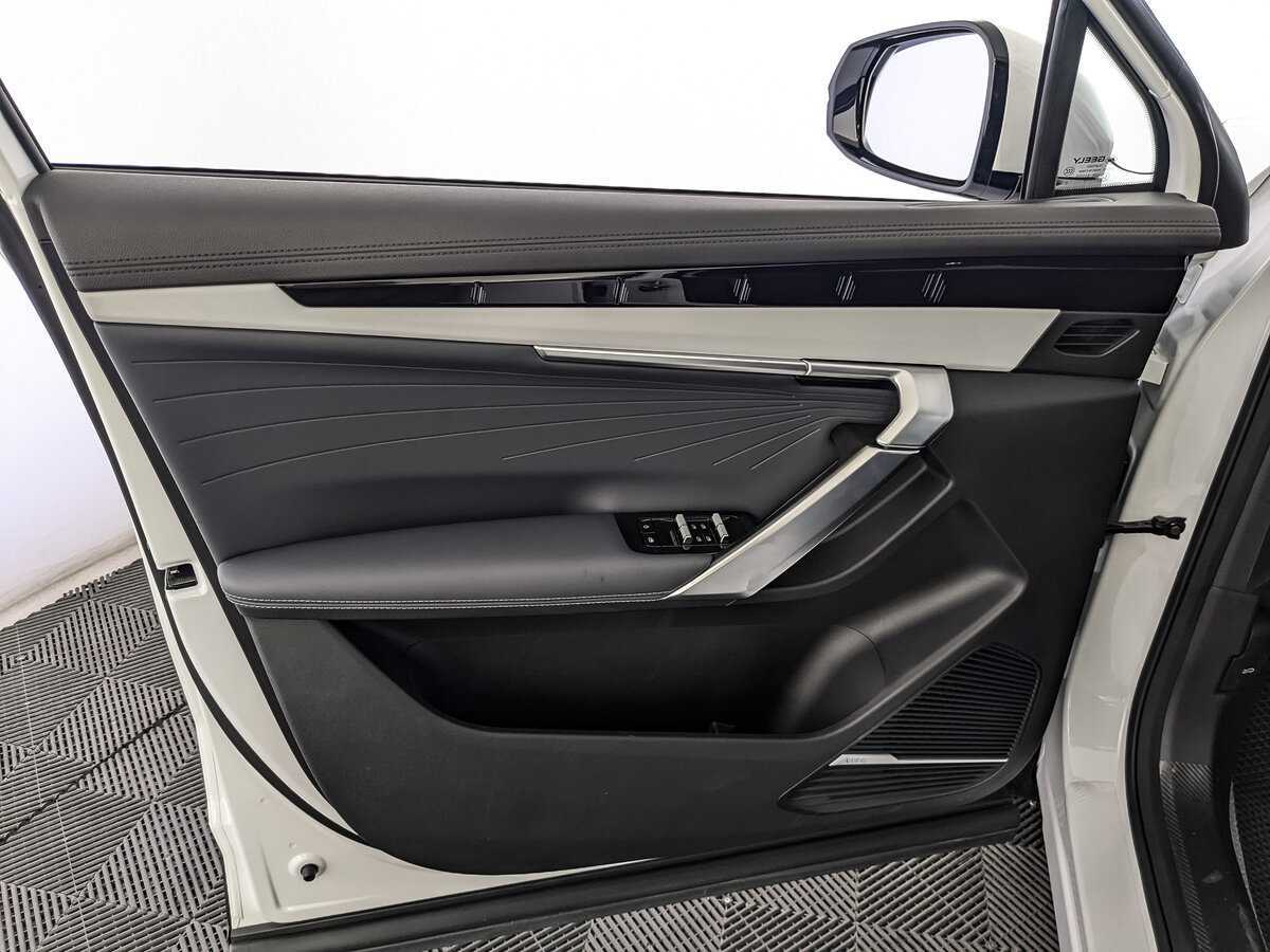 Купить Geely Atlas с пробегом. Фото: #13