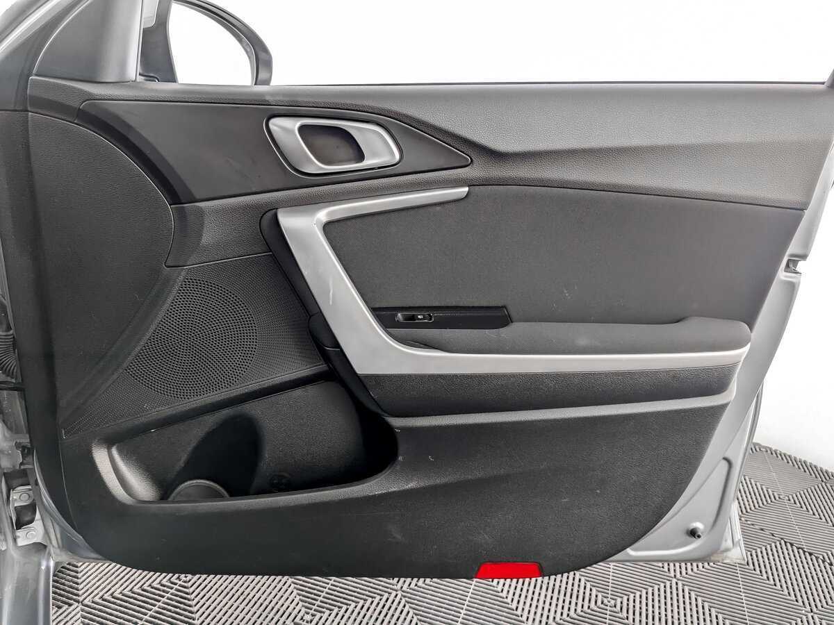 Купить Kia Ceed с пробегом. Фото: #19