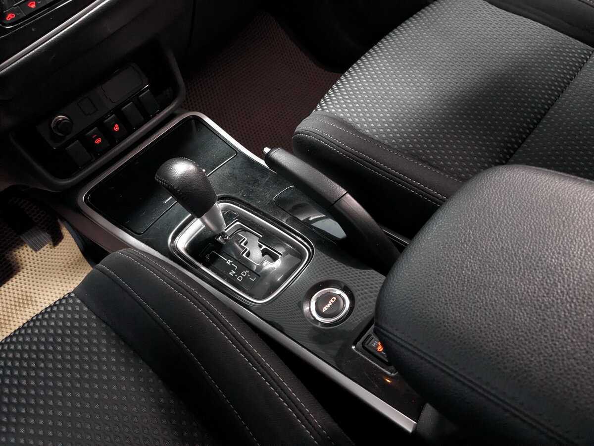 Купить Mitsubishi Outlander с пробегом. Фото: #14
