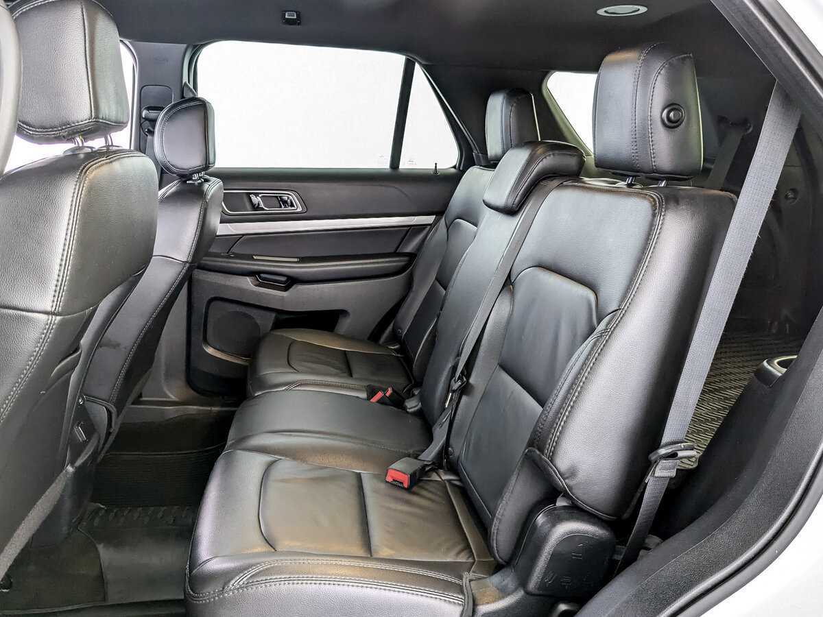 Купить Ford Explorer с пробегом. Фото: #9