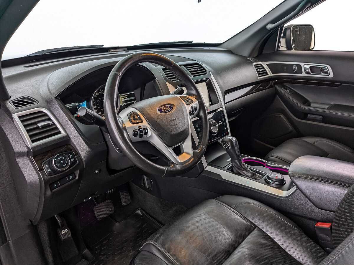 Купить Ford Explorer с пробегом. Фото: #10