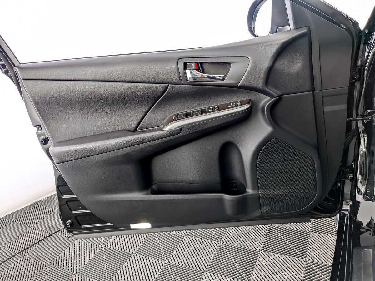 Купить Toyota Camry с пробегом. Фото: #14