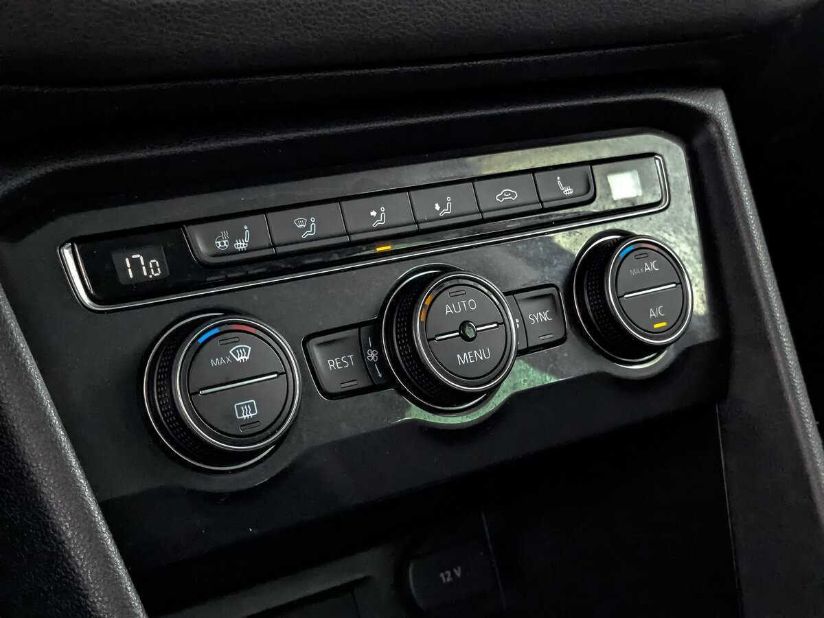 Купить Volkswagen Tiguan с пробегом. Фото: #16