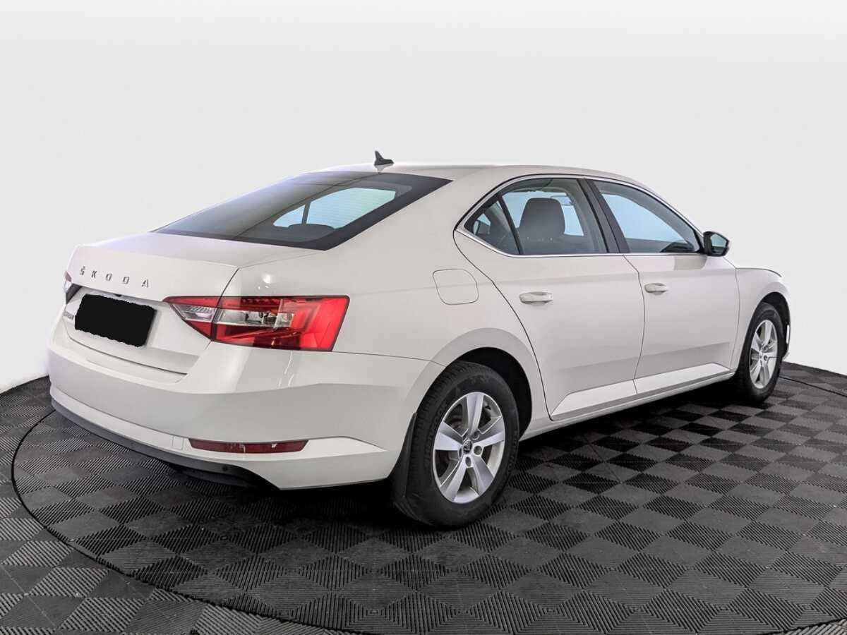 Купить Skoda Superb с пробегом. Фото: #4