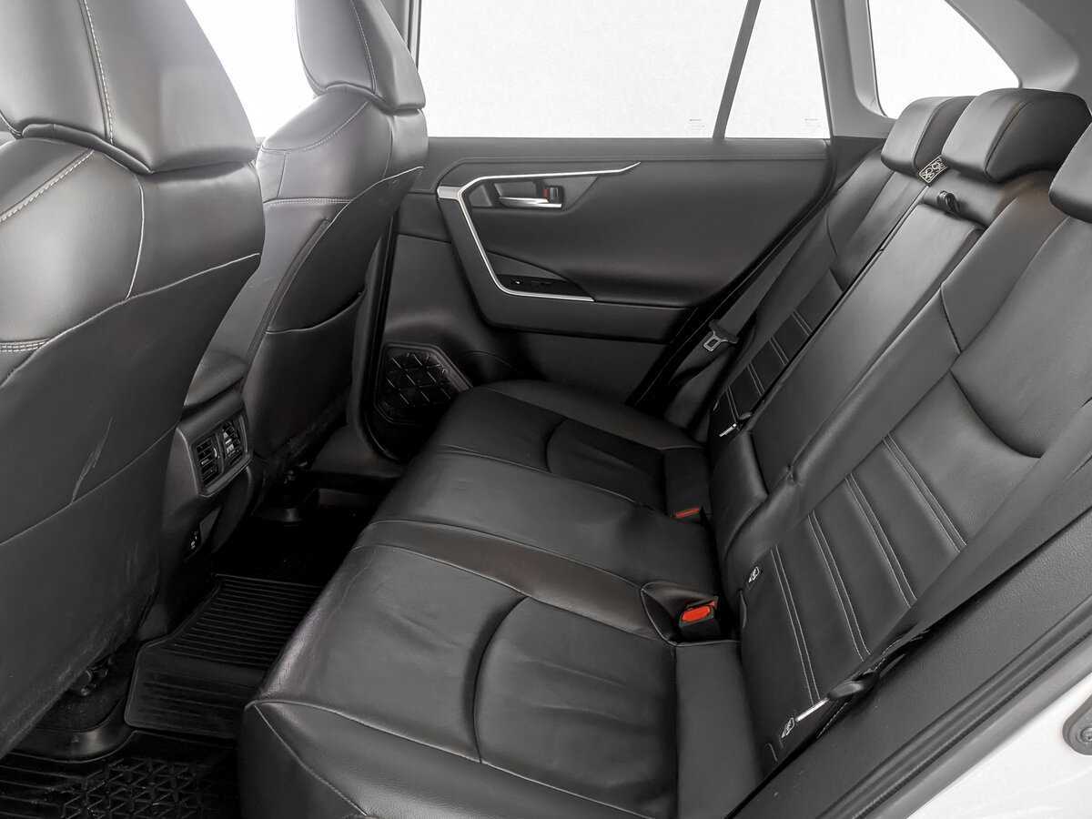 Купить Toyota RAV4 с пробегом. Фото: #9