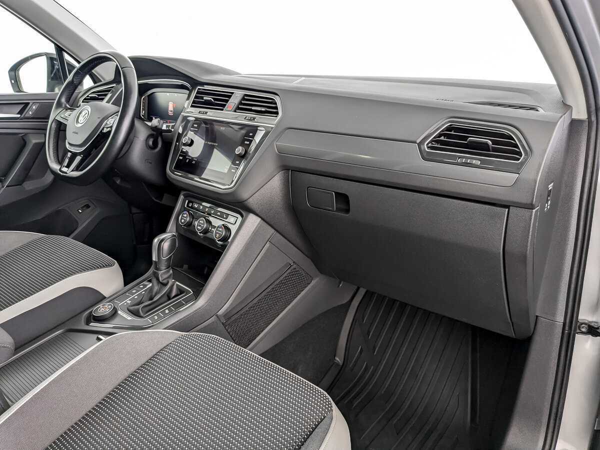 Купить Volkswagen Tiguan с пробегом. Фото: #8
