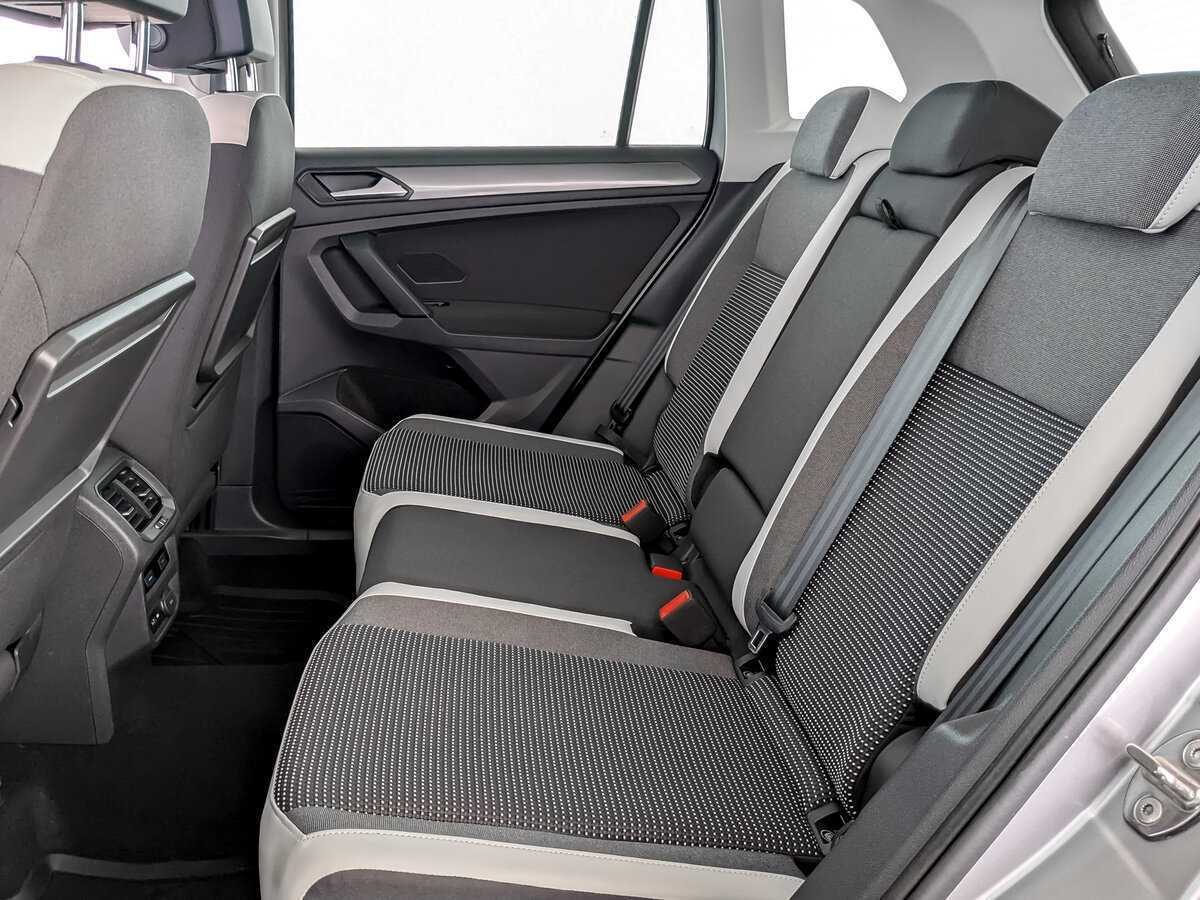 Купить Volkswagen Tiguan с пробегом. Фото: #9