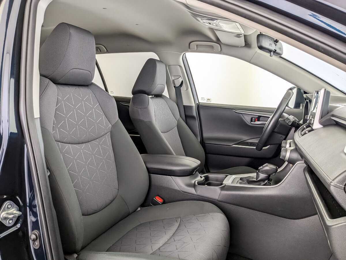 Купить Toyota RAV4 с пробегом. Фото: #7
