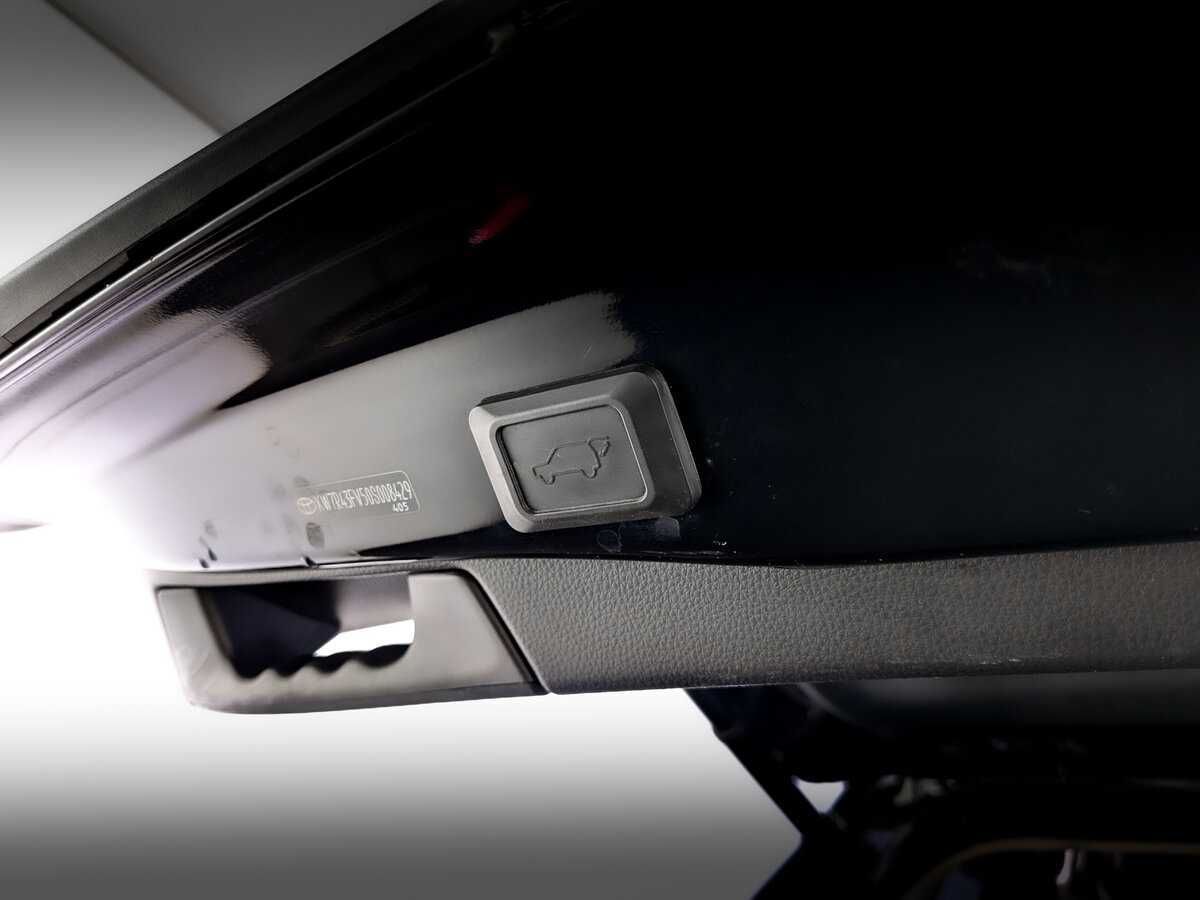 Купить Toyota RAV4 с пробегом. Фото: #9