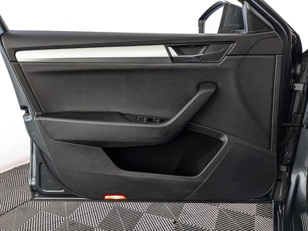 Купить Skoda Superb с пробегом. Фото: #14