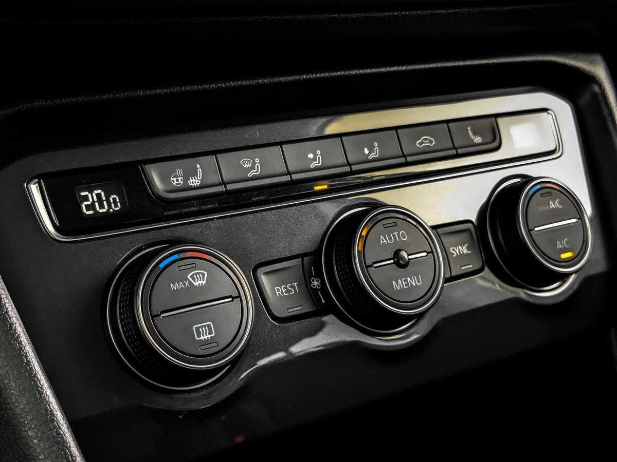 Купить Volkswagen Tiguan с пробегом. Фото: #20