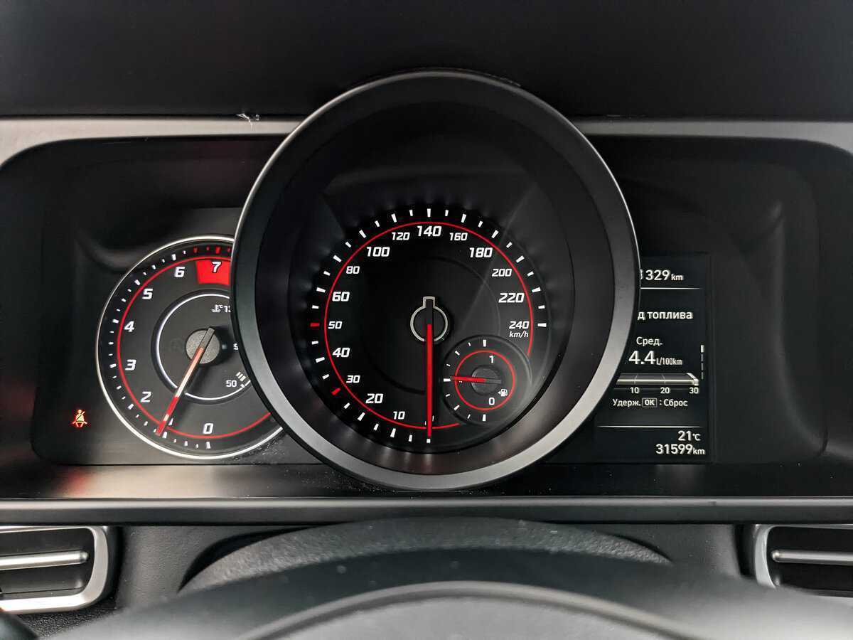 Купить Hyundai Elantra с пробегом. Фото: #11