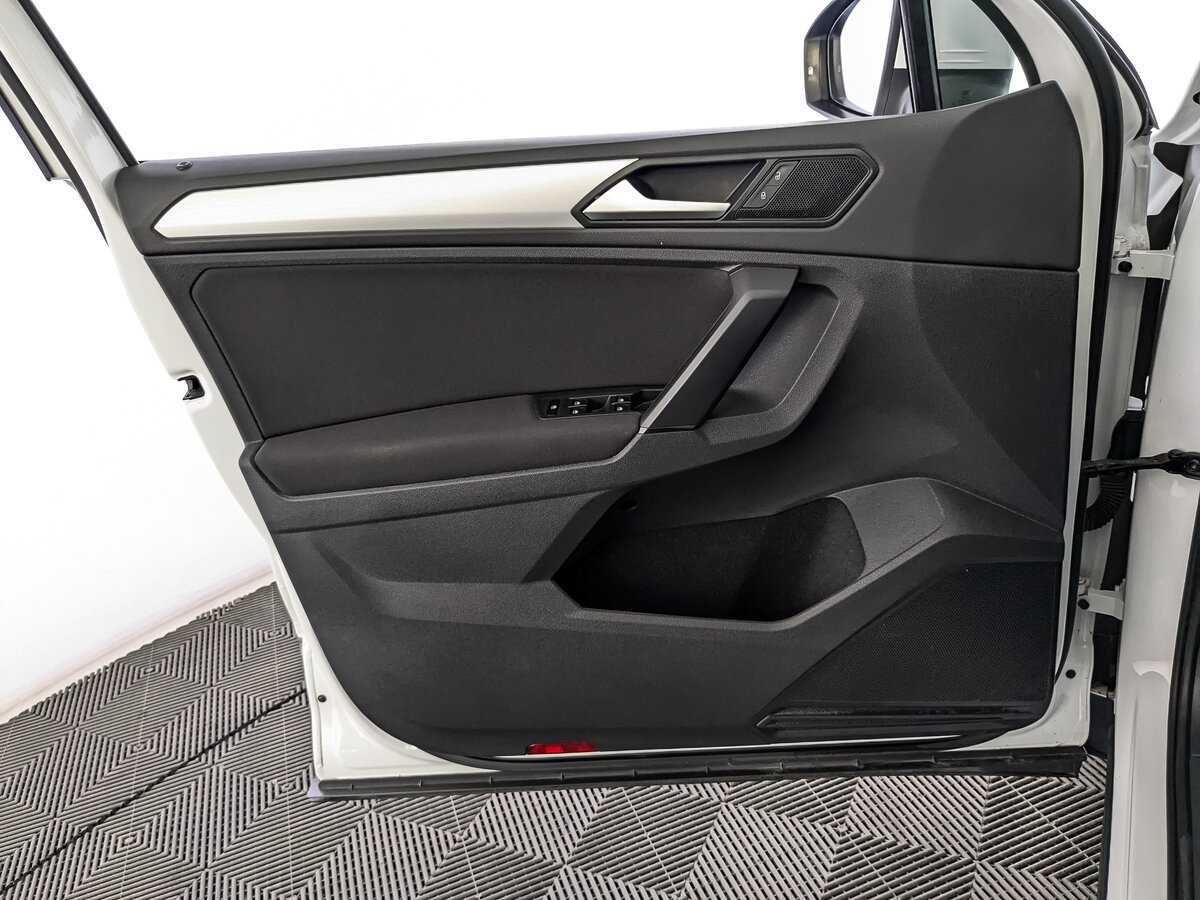 Купить Volkswagen Tiguan с пробегом. Фото: #14