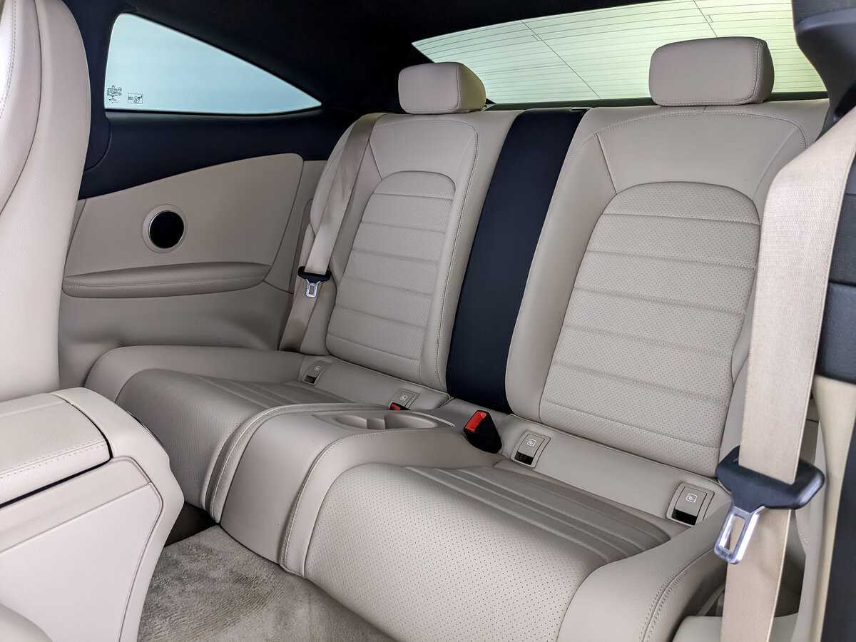 Купить Mercedes-Benz C-Класс с пробегом. Фото: #9