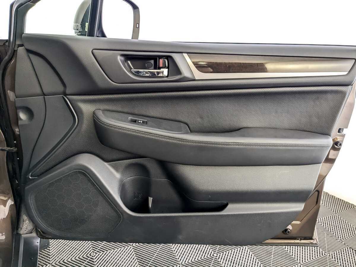 Купить Subaru Outback с пробегом. Фото: #18