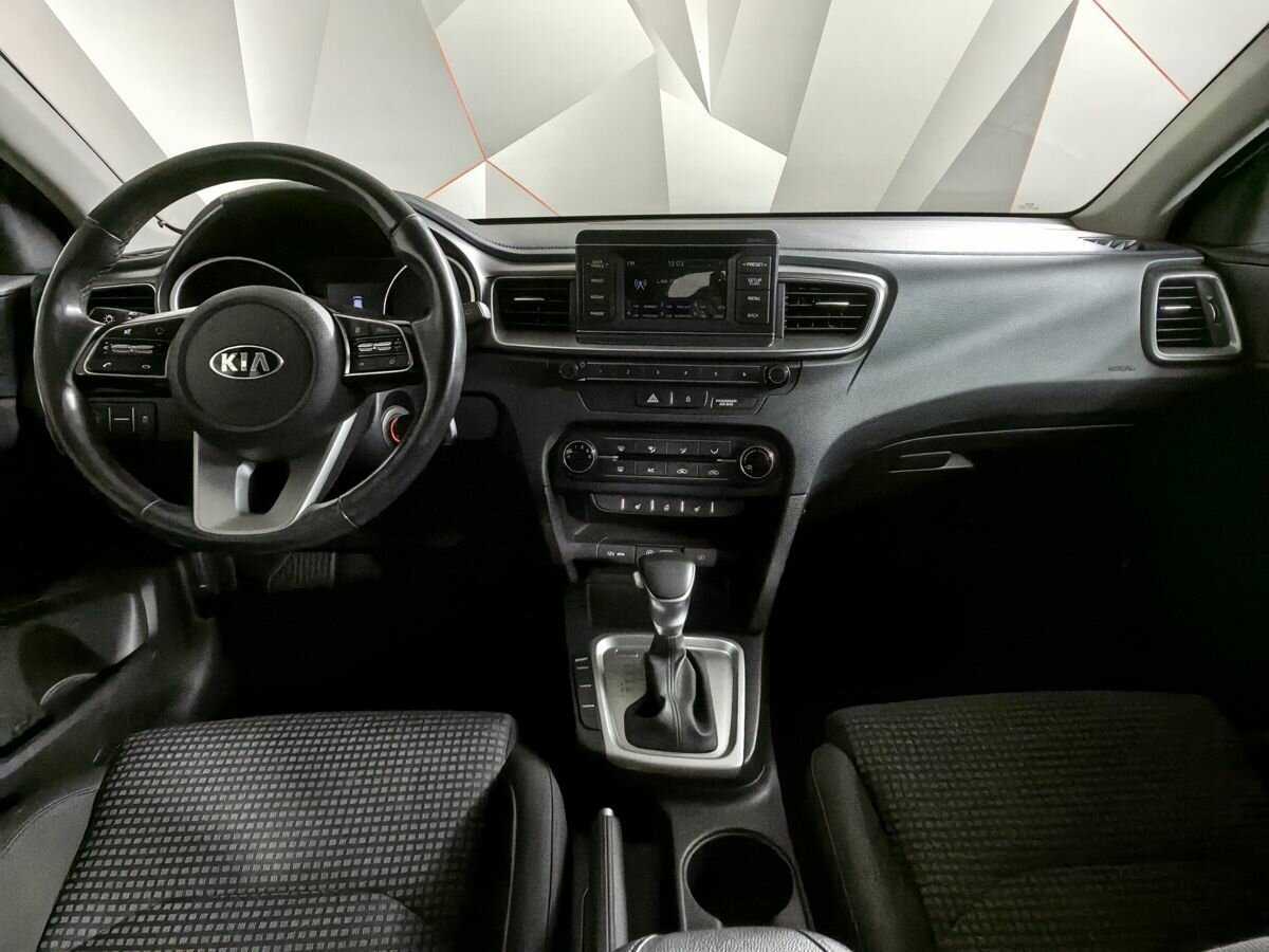 Купить Kia Ceed с пробегом. Фото: #9