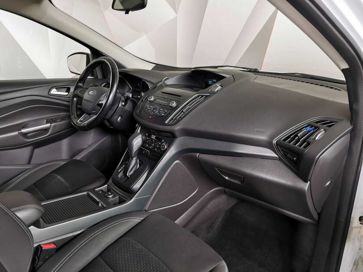 Купить Ford Kuga с пробегом. Фото: #8