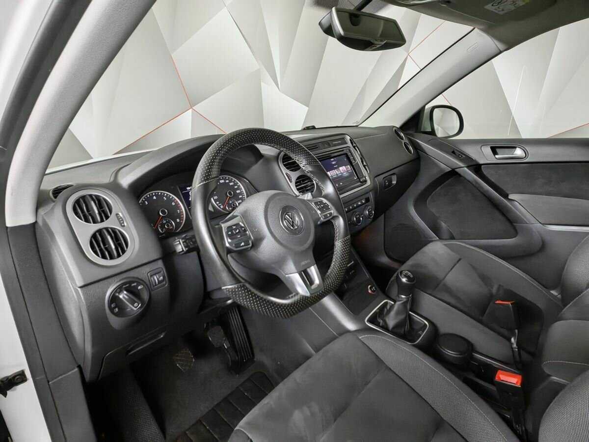 Купить Volkswagen Tiguan с пробегом. Фото: #12
