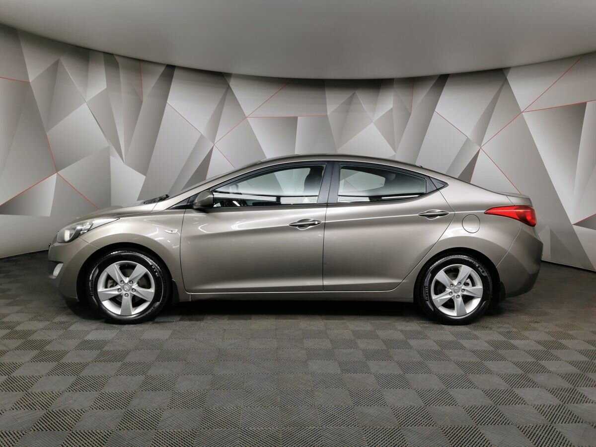 Купить Hyundai Elantra с пробегом. Фото: #4