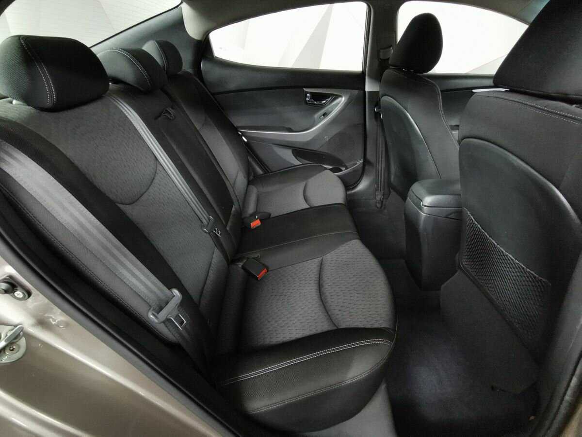 Купить Hyundai Elantra с пробегом. Фото: #11