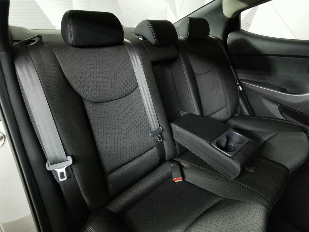 Купить Hyundai Elantra с пробегом. Фото: #12
