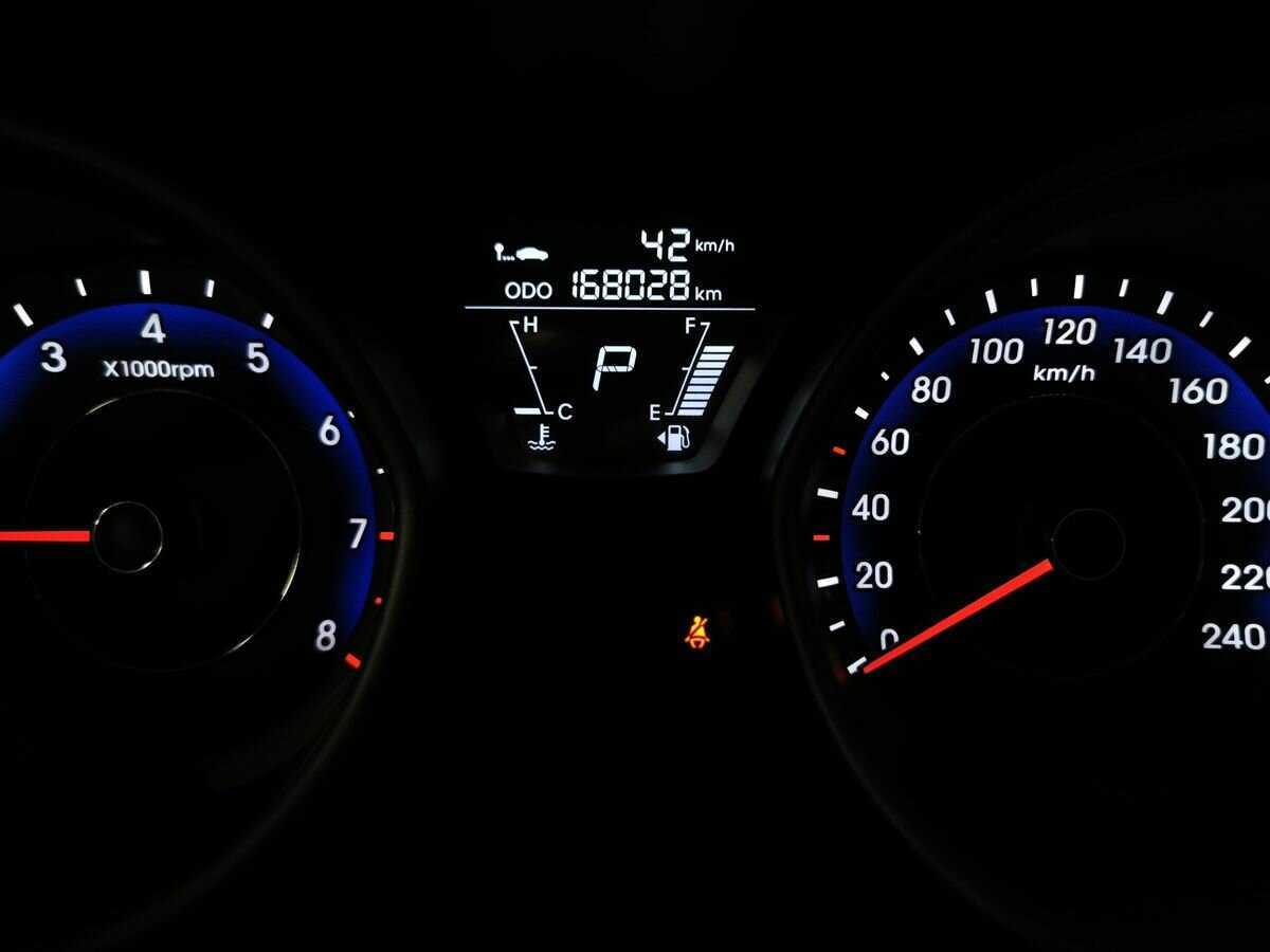 Купить Hyundai Elantra с пробегом. Фото: #15